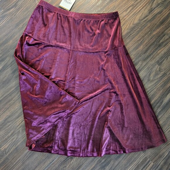 BOB MACKIE "Wearable Art" Crushed Velvet Wine-Colored Maxi Skirt NWT/SIZE L - Picture 2 of 7